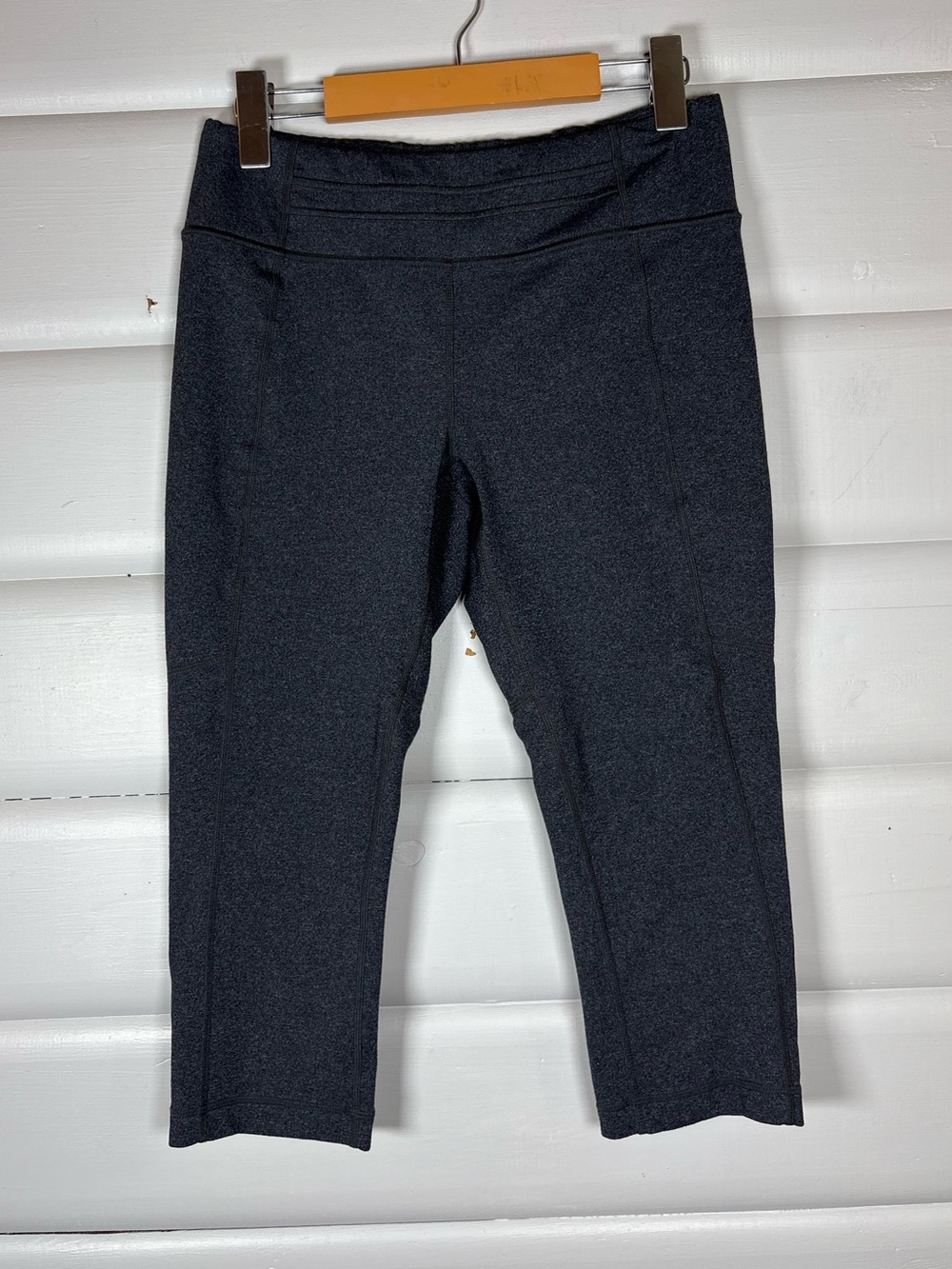 Lucy Powermax Perfect Booty Collection Grey Capri Leggings M
